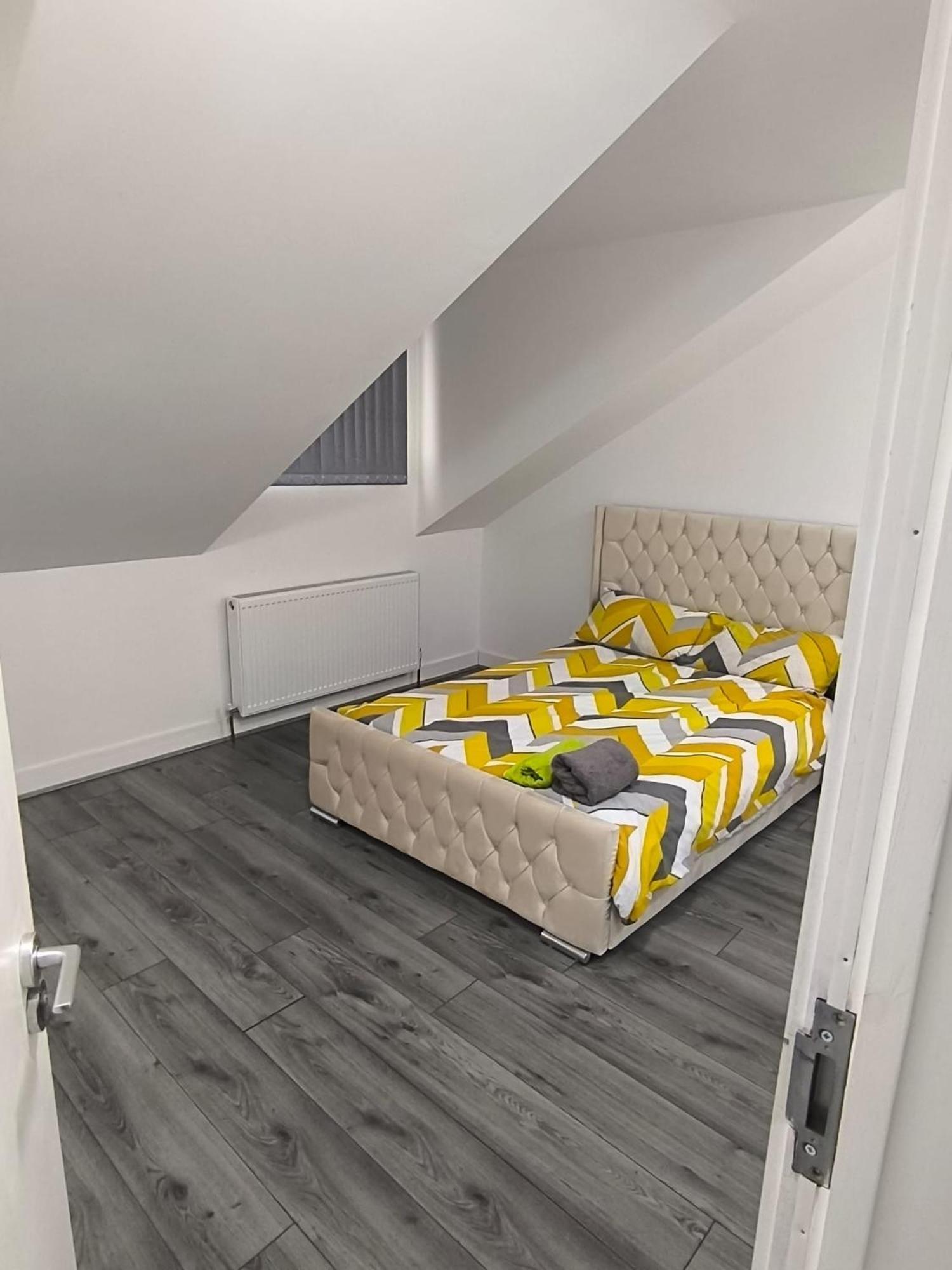 Spacious Full Home - Perfect For Families & Groups Oldbury  Exteriör bild