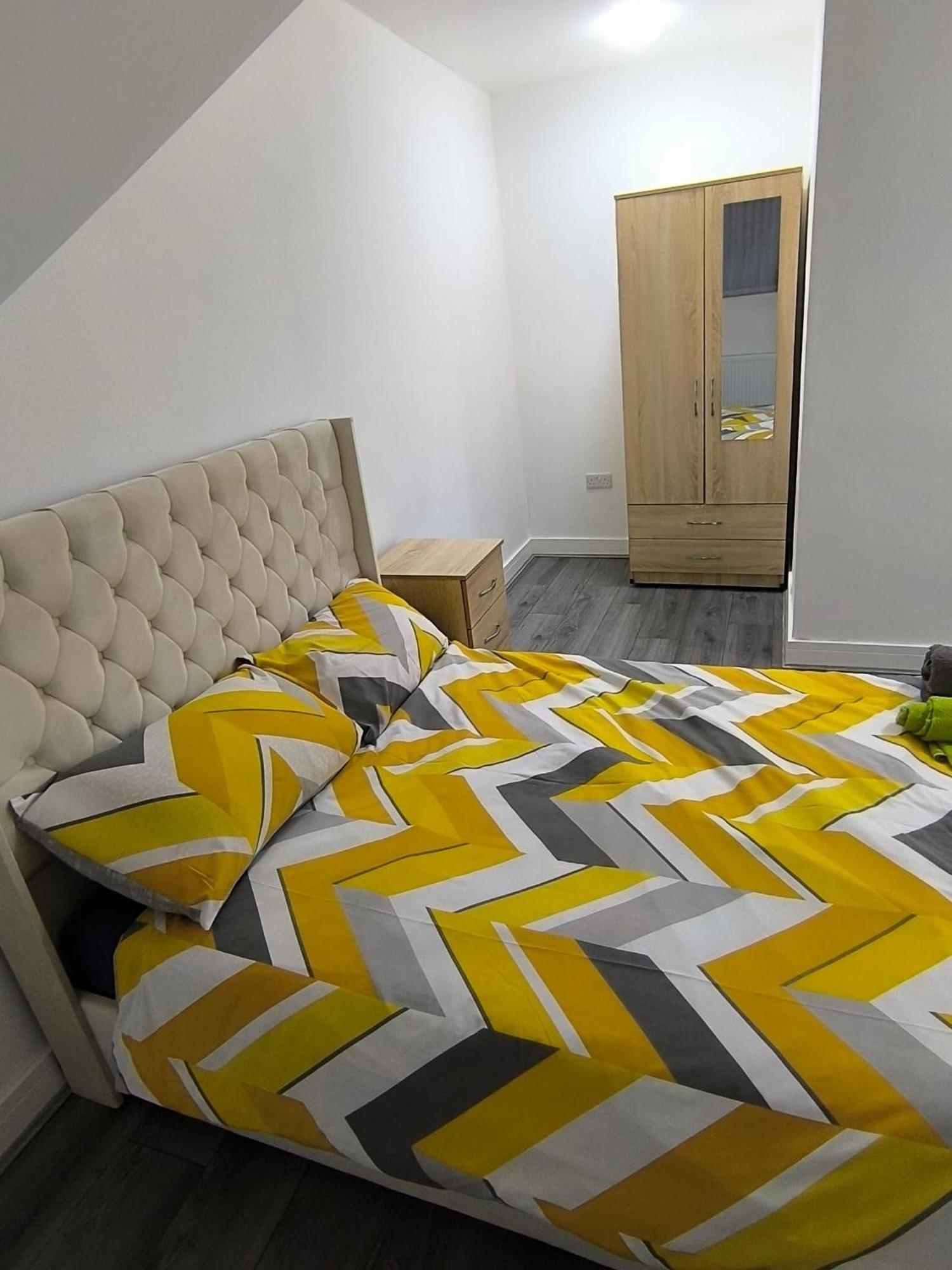 Spacious Full Home - Perfect For Families & Groups Oldbury  Exteriör bild